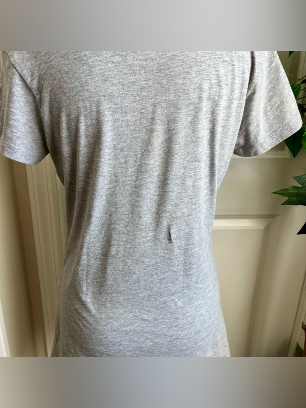 Mandee Y2K Peace Love Slim Fit Short Sleeve Graphic Top Gray Sz L - Picture 12 of 16